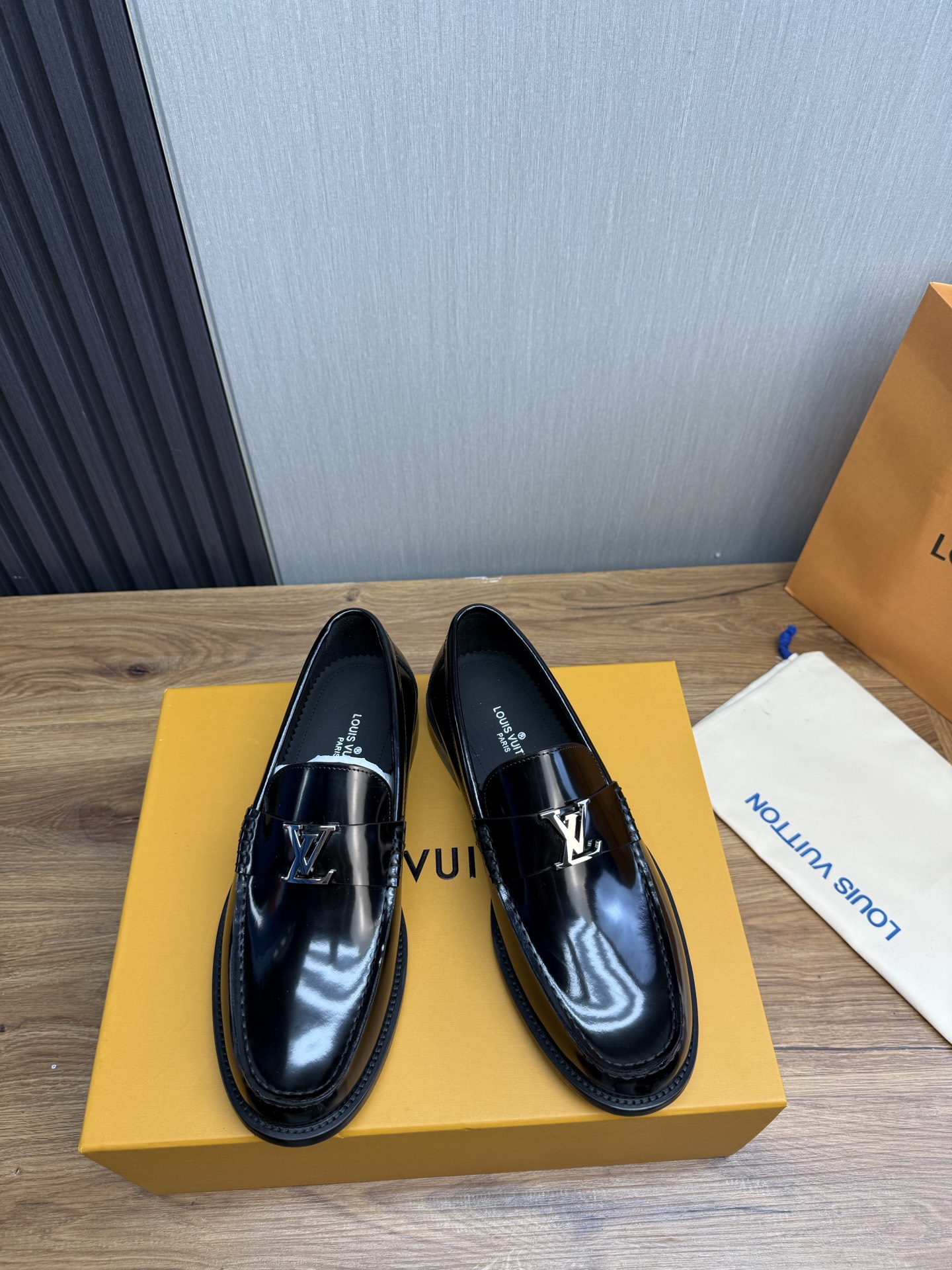LV